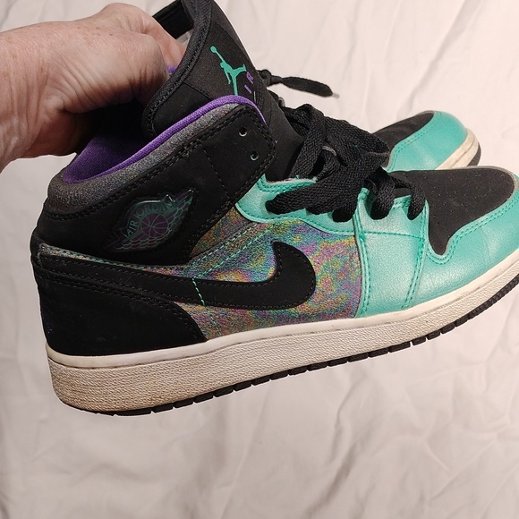 Nike Other - Nike youth sneakers sized 4.5